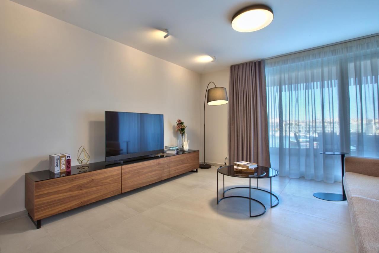 Sea Front Spacious Valletta Views Apartments Sliema Exterior photo