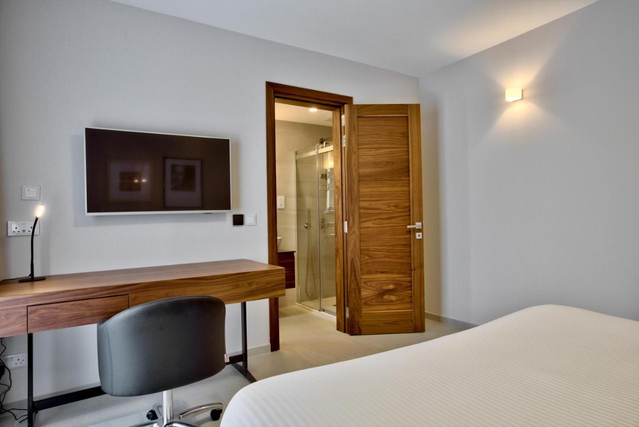 Sea Front Spacious Valletta Views Apartments Sliema Exterior photo